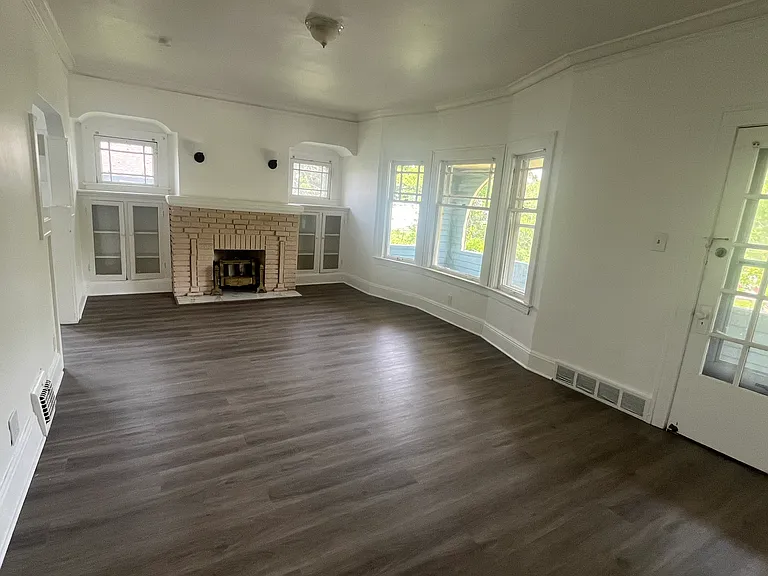 3600 E 154th St #2 — Photo 3