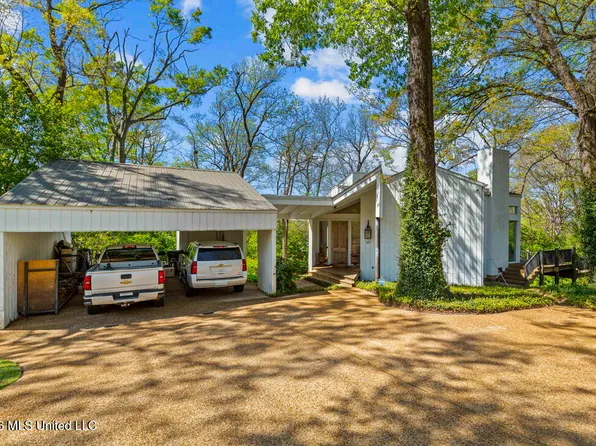 825 Crestview Dr, Yazoo City, MS 39194