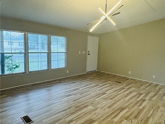 2nd image of 4914 Southmill Dr