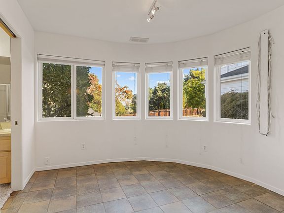 5th image of 301 Canyon Pl
