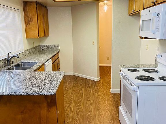 2nd image of 6870 Iron Horse Way