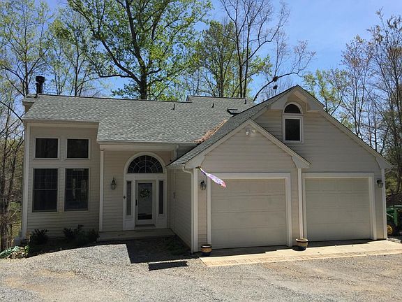 3rd image of 110 Creeden Dr
