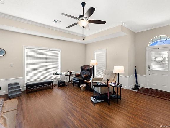 3rd image of 4909 Country Club Ct