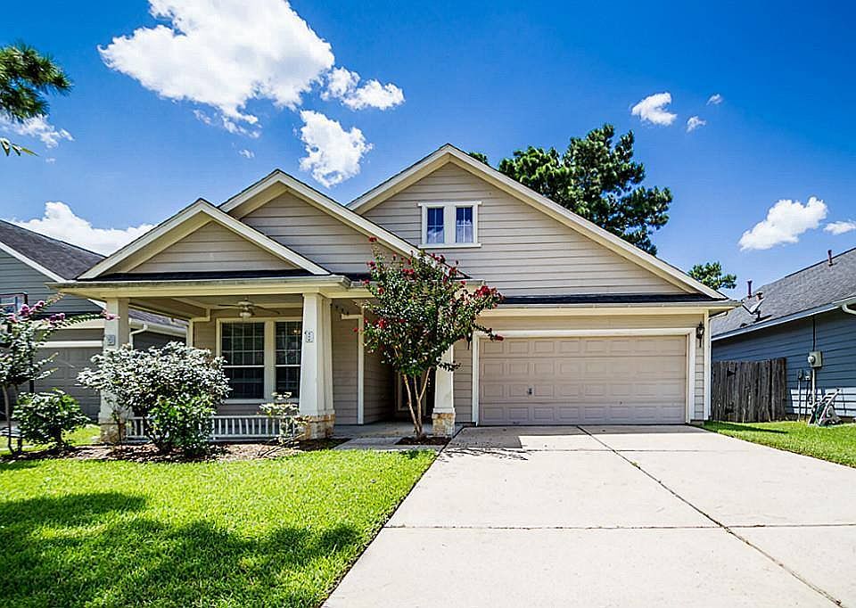 1st image of 12915 Oakwood Manor Dr