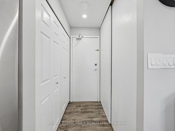 4th image of 90 Ling Rd #907