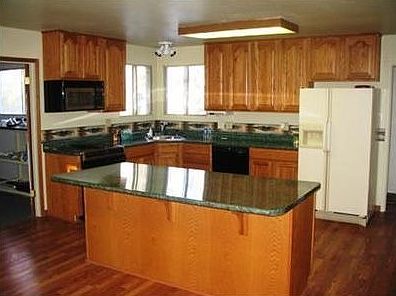 Country Kitchen, New Appliances, pull out cabinetry; Updated 2006