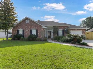 421 Greencrest Dr, Covington, LA 70433