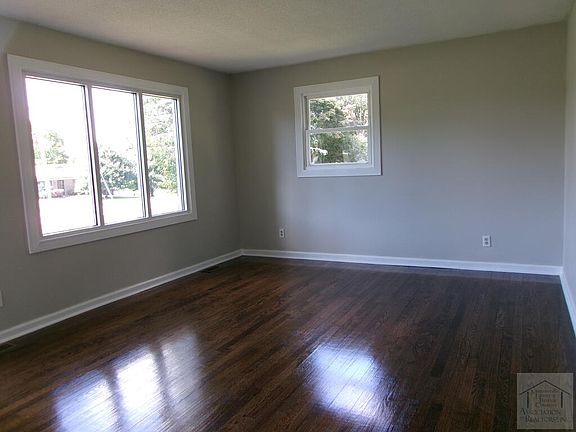 3rd image of 5990 Stones Dairy Rd