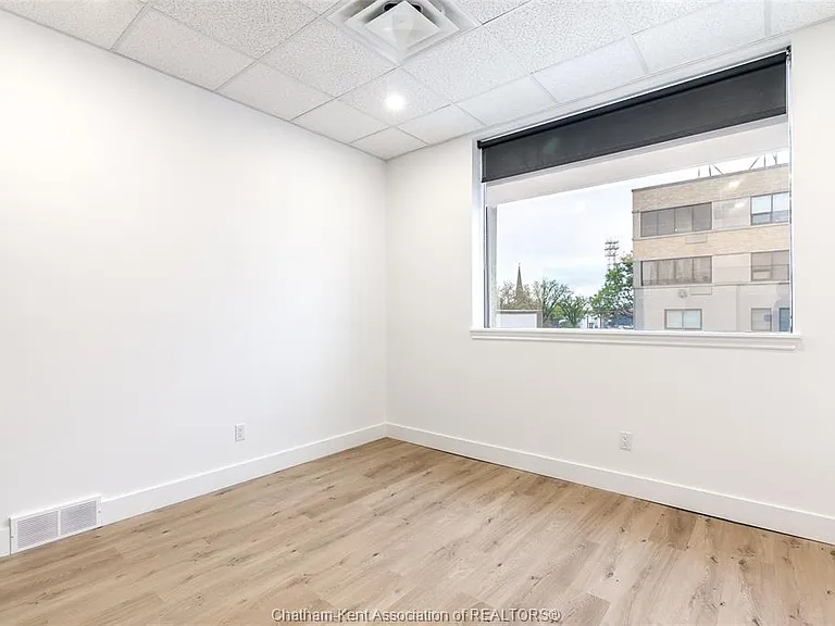 138 King St W #207 — Photo 17