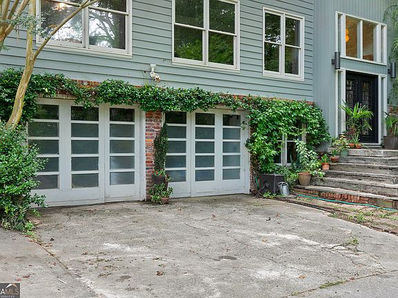 5th image of 1232 Bernadette Ln NE