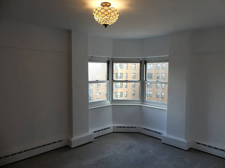 4970 N Marine Dr #721 — Photo 3