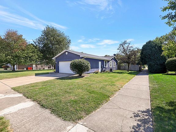 3rd image of 313 Arbours Dr