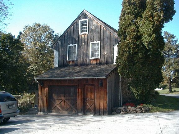 Carriage house
