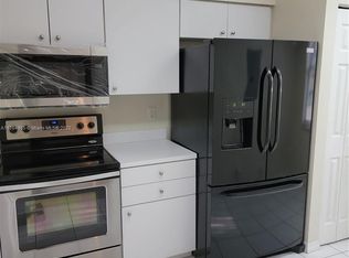 835 NE 212th Ter APT 5, Miami, FL 33179