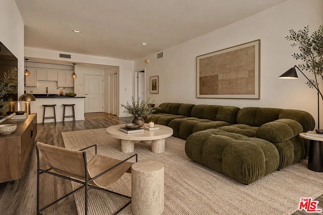 2 bed, 2.0 bath, 1000 sqft, $2,995 — Photo 1