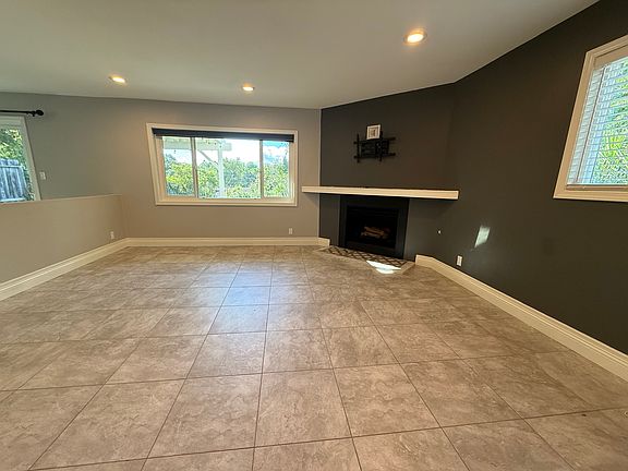 4th image of 748 Masterson Dr