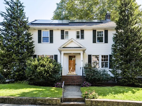 32 Middlecot St, Belmont, MA 02478