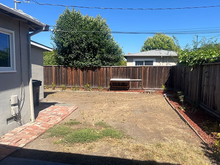 880 San Mateo Ct — Photo 14