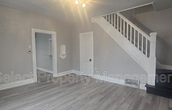 4th image of 1112 Lake Ave