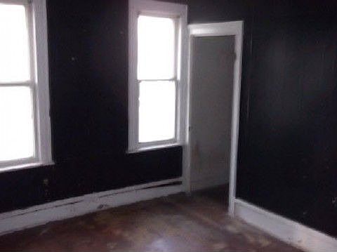 3rd image of 430 Bradford St NE
