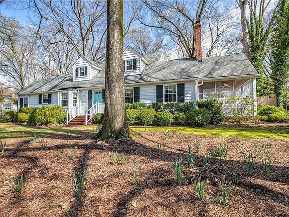 3rd image of 301 Sherwood Dr