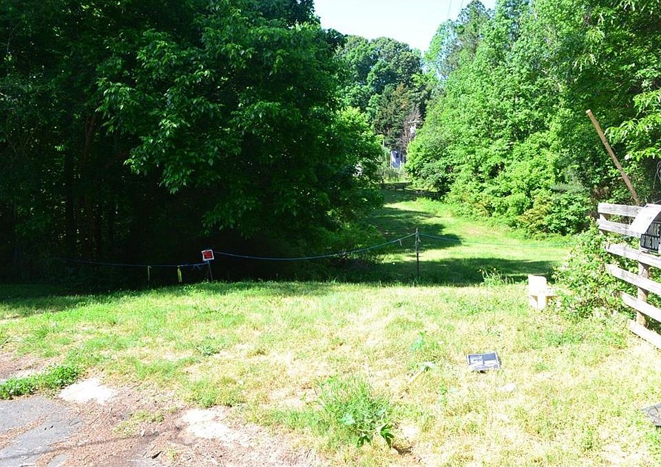1st image of 3020 Pebblebrook Dr