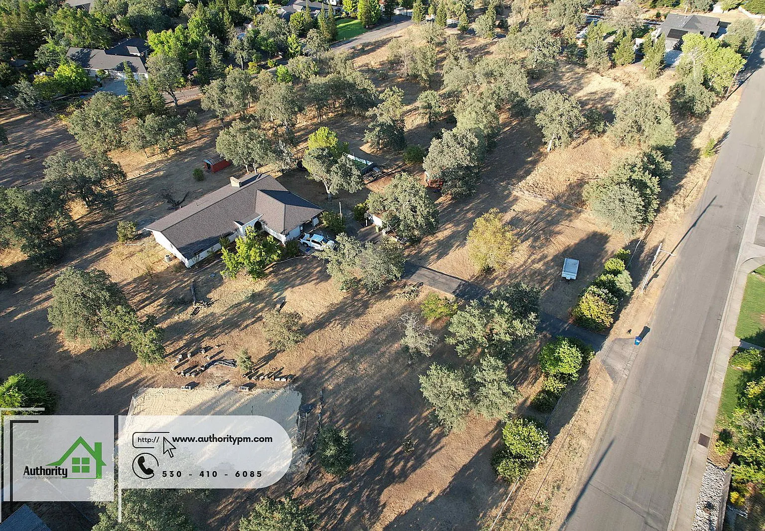 4 bed, 2.0 bath, 2200 sqft, $2,700 — Photo 4