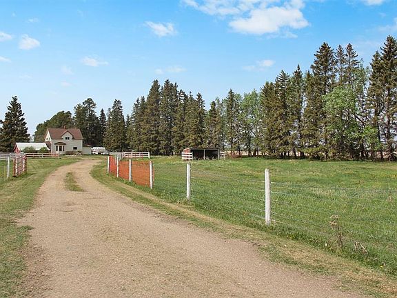 4th image of 47038 E Range Road 191
