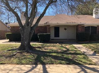2911 Hilltop Dr, Euless, TX 76039