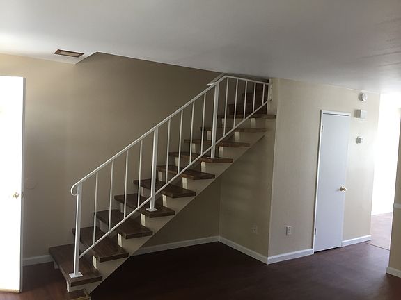 5th image of 16755 Parthenia St Unit 5