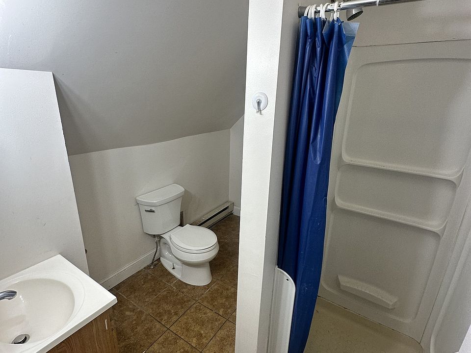 2nd image of 25 Pratt St #2