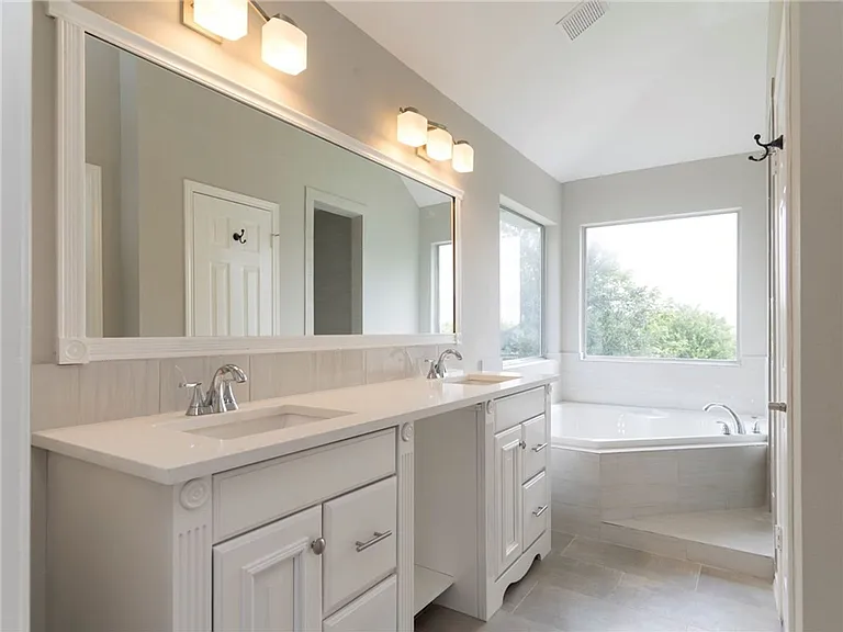 6506 Bramber Ln — Photo 15