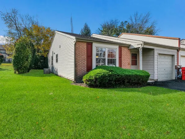 684 Whittier Dr, Warminster, PA 18974