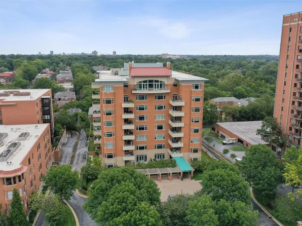 800 S Hanley Rd APT 7C, Saint Louis, MO 63105