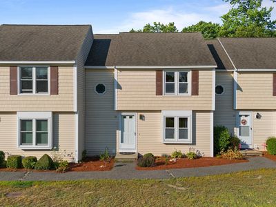 11 Scott Lane, Sandown, NH, 03873