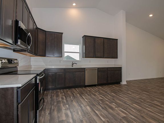 3rd image of 1593 Vera Blvd