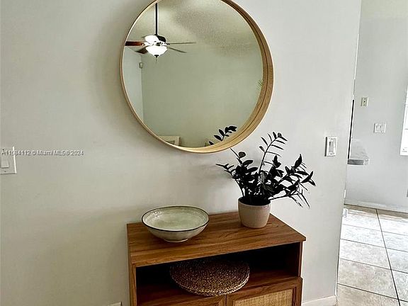 4th image of 325 Somerset Way