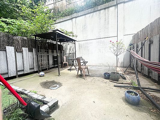 5th image of 225 Maujer St #1C