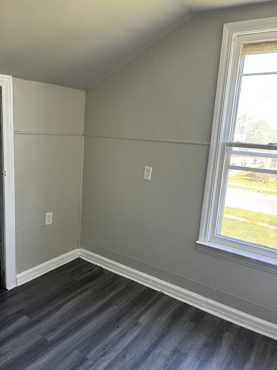 Building Photo - 15448 Log Cabin St
