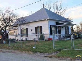 106 N Cedar St, Eskridge, KS 66423
