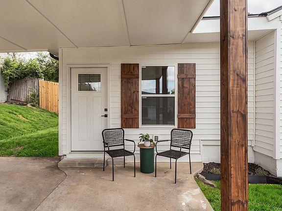 2nd image of 2909 Dalewood Rd