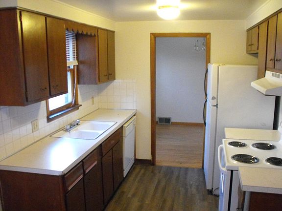 2nd image of 14 Ayrault Dr