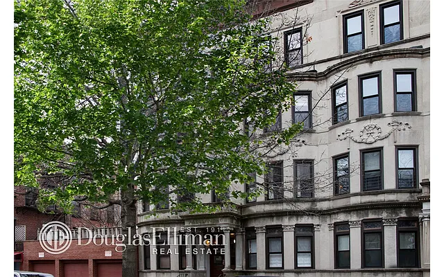 Sold by Douglas Elliman | media 15