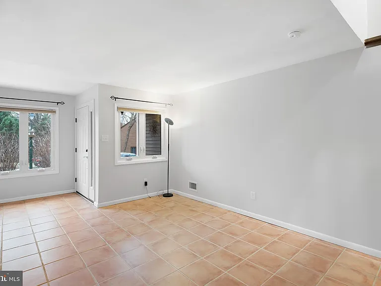 5552 Doral Dr — Photo 4