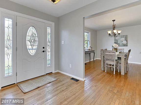 4th image of 4755 Farndon Ct