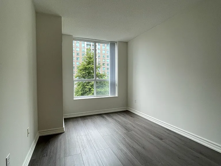 29 Pemberton Ave #503 — Photo 4