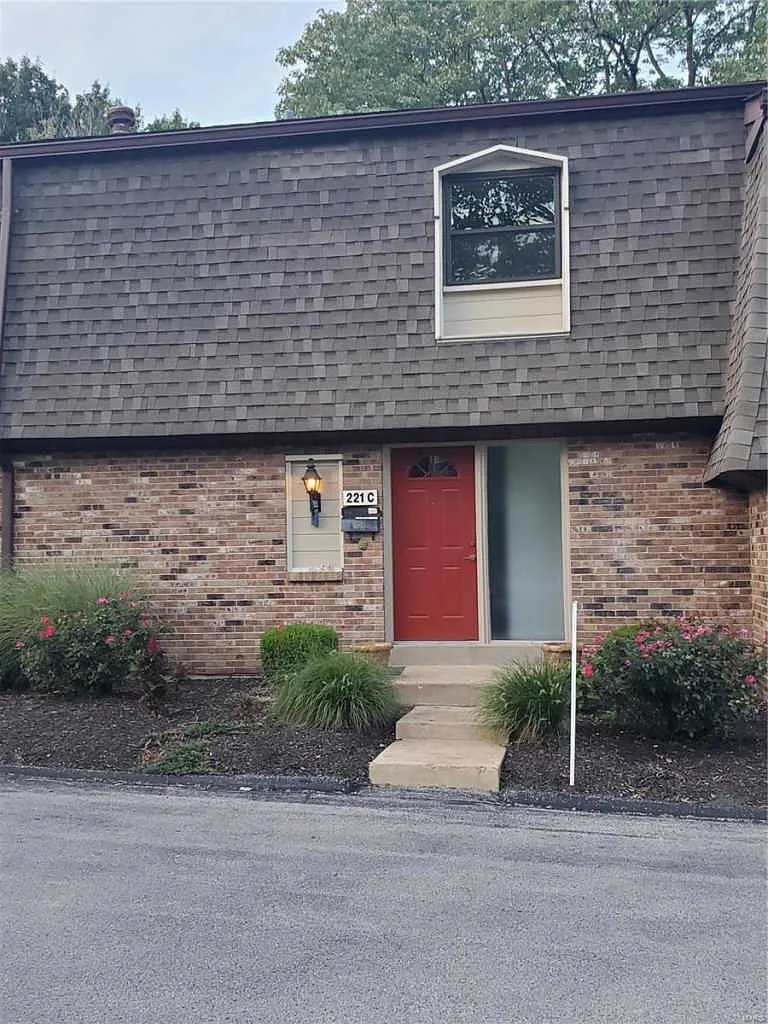 221 Braeshire Dr APT C photo 1