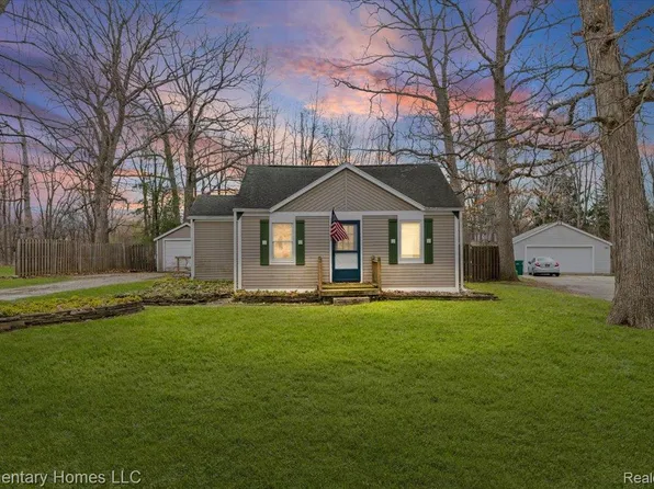 2158 Oaknoll St, Auburn Hills, MI 48326