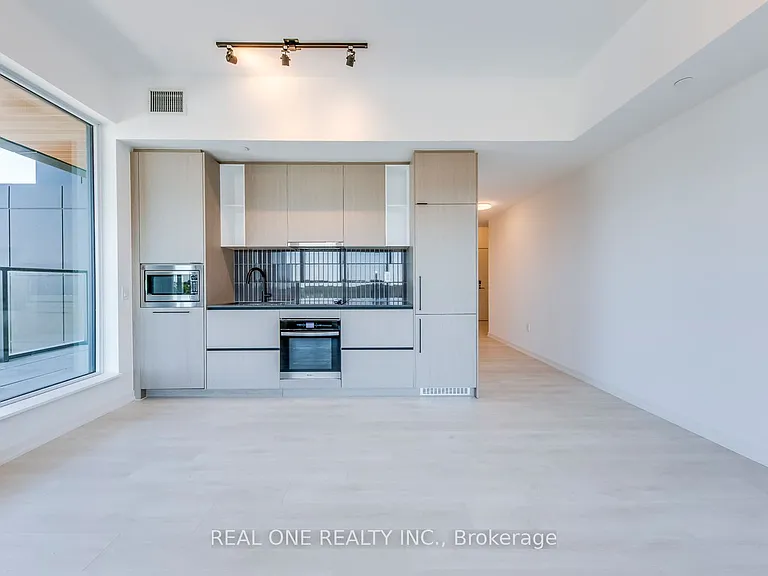 1285 Dupont St #603 — Photo 8