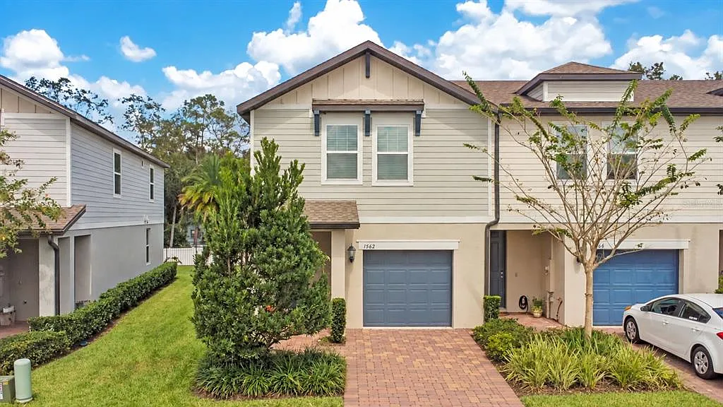 3 bed, 2.5 bath, 1498 sqft, $2,500 — Photo 1